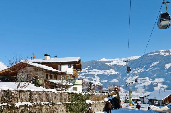 Zillertal Ferienwohnung für 8 Personen in Fügen, Liftnähe Zillertal Ferienwohnung für 8 Personen in Fügen, Liftnähe